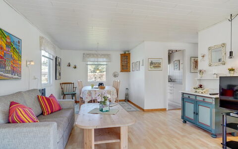 Ingebritt - 1.5Km from the Sea: Meubles, Domicile, Design Intérieur, Plafond, Sol, Chalet, Salon, Pièce, Canapé, Chaise