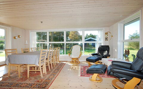 Tomke - 1.7Km from the Sea: Toit, Domicile, Porte, Chalet, Ombre, Siding, Cour, Biens, Arrière-Cour