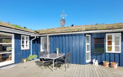 Tomke - 1.7Km from the Sea: Toit, Domicile, Porte, Chalet, Ombre, Siding, Cour, Biens, Arrière-Cour