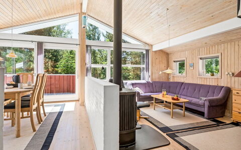 Anneke - 2Km from the Sea: Bois, Design Intérieur, Plafond, Sol, Domicile, Sol, Meubles, Salon, Chalet, Porte