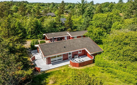Anneke - 2Km from the Sea: Architecture, Toit, Domicile, Composite, Daylighting, Siding, Allée