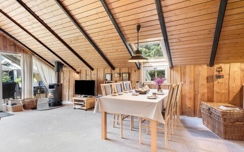 Maritha - 950M from the Sea: Bois, Design Intérieur, Plafond, Sol, Meubles, Sol, Grenier, Faisceau, Parquet, Dur