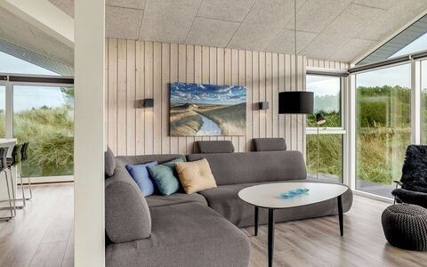Danila - 600M from the Sea: Bois, Design Intérieur, Meubles, Sol, Sol, Salon, Canapé, Domicile, Plafond, Appartement