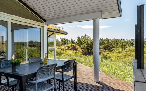 Danila - 600M from the Sea: Porche, Domicile, Toit, Ombre, Plate-Forme, Structure En Plein Air, Biens, Balcon, Patio, Verre