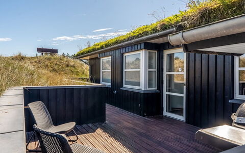 Danila - 600M from the Sea: Bois, Dur, Planche, Tache De Bois, Plate-Forme, Parquet, Ombre, Balcon, Chaise, Daylighting