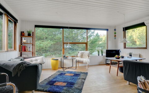 Antoinetta - 900M from the Sea: Meubles, Design Intérieur, Sol, Bois, Sol, Salon, Plafond, Canapé, Pièce, Éclairage