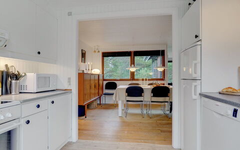 Antoinetta - 900M from the Sea: Bois, Design Intérieur, Sol, Meubles, Plafond, Sol, Domicile, Cuisine, Parquet, Pièce