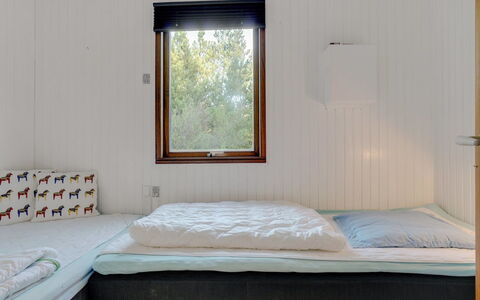 Antoinetta - 900M from the Sea: Lit, Mur, Chambre, Bois, Design Intérieur, Sol, Sol, Drap De Lit, Literie, Pièce