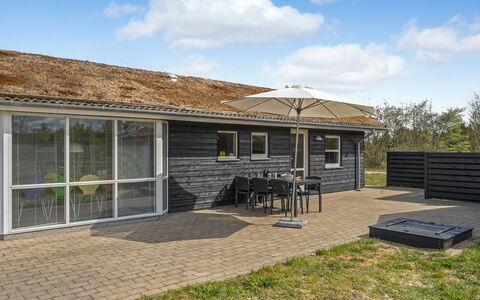 Frerich - 1.5Km from the Sea: Maison, Domicile, Porte, Toit, Chalet, Biens, Jardin, Ombre, Siding, Cour
