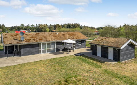 Frerich - 1.5Km from the Sea: Maison, Domicile, Porte, Toit, Chalet, Biens, Jardin, Ombre, Siding, Cour