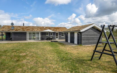 Frerich - 1.5Km from the Sea