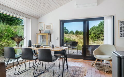 Kadife - 750M from the Sea: Meubles, Design Intérieur, Table, Bois, Table Cuisine Et Salle A Manger, Sol, Chaise, Salle À Manger, Sol, Plafond