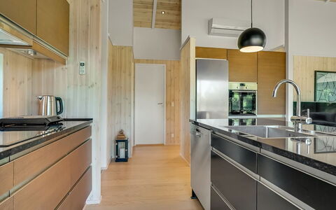 Ilmarinen - 561M from the Sea: Cuisine, Comptoir, Sol, Design Intérieur, Bois, Appareil De Cuisine, Cabinetry, Plafond, Meubles, Sol