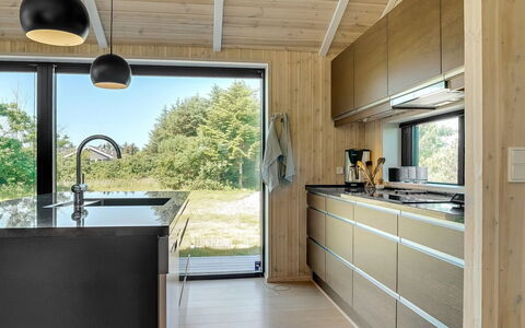 Ilmarinen - 561M from the Sea: Cuisine, Appareil De Cuisine, Comptoir, Dur, Électroménager, Tache De Bois, Contre-Plaqué, Cabinetry, Parquet, Luminaire Plomberie