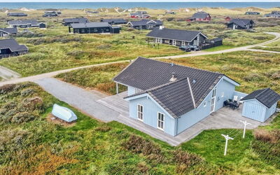 Dorethea - 300M from the Sea