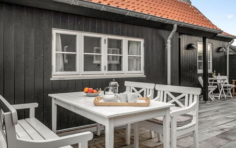 Armina - 75M from the Sea: Bois, Meubles, Table, Porte, Mobilier De Jardin, Sol, Domicile, Dur, Tableau De Plein Air, Planche