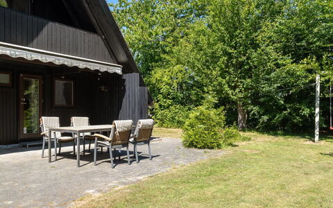 Anssi - 300M from the Sea: Bois, Maison, Chalet, Domicile, Toit, Zone Rurale, Siding, Cabane En Rondins, Batiments Jardin, Dur
