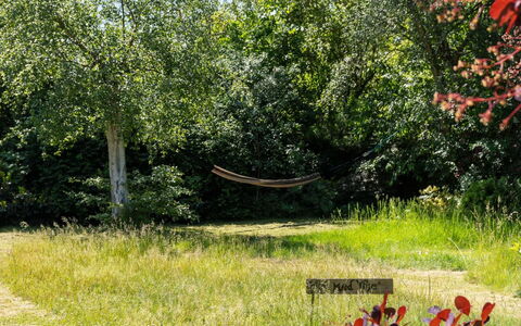 Anssi - 300M from the Sea: Bois, Maison, Chalet, Domicile, Toit, Zone Rurale, Siding, Cabane En Rondins, Batiments Jardin, Dur