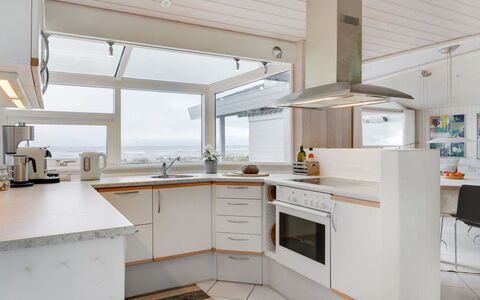 Pascal - 25M from the Sea: Design Intérieur, Cuisine, Sol, Comptoir, Plafond, Appareil De Cuisine, Cabinetry, Sol, Électroménager, Meubles