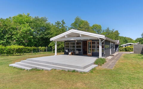 Sjard - 700M from the Sea: Chalet, Jardin, Siding, Batiments Jardin, Ombre, Cour, Arrière-Cour, Pelouse, Ferme, Aménagement Paysager
