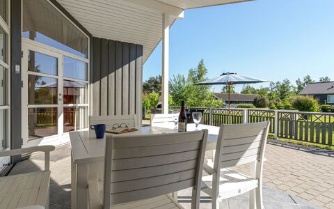 Karoliina - 900M from the Sea: Toit, Maison, Lot Terre, Domicile, Chalet, Biens, Batiments Jardin, Ombre, Cabane En Rondins, Aménagement Paysager