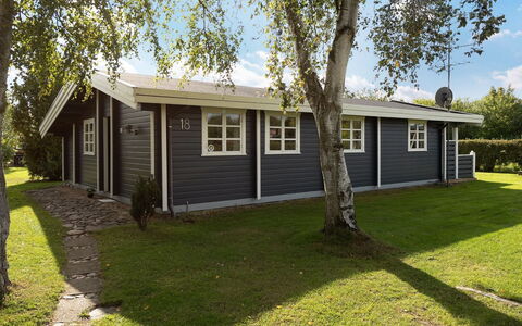 Rosabella - 600M from the Sea: Toit, Lot Terre, Chalet, Domicile, Zone Rurale, Cabanon, Siding, Batiments Jardin, Cabane En Rondins, Cabane