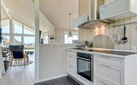 Fridtjof - 100M from the Sea: Bois, Plafond, Sol, Design Intérieur, Cuisine, Sol, Comptoir, Domicile, Meubles, Parquet