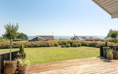 Fridtjof - 100M from the Sea