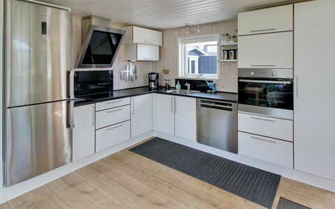Aatos - 500M from the Sea: Sol, Bois, Cuisine, Sol, Design Intérieur, Parquet, Plafond, Principaux Appliance, Comptoir, Appareil De Cuisine
