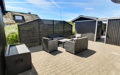 Aatos - 500M from the Sea