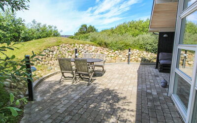 Aatos - 500M from the Sea