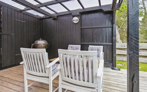 Elin - 3Km from the Sea: Toit, Lot Terre, Chalet, Domicile, Zone Rurale, Cabanon, Siding, Batiments Jardin, Cabane En Rondins, Cabane