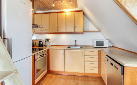 Lissa - 2.4Km from the Sea: Meubles, Design Intérieur, Chaise, Sol, Table, Recours, Sol, Plafond, Pièce, Eco Hôtel