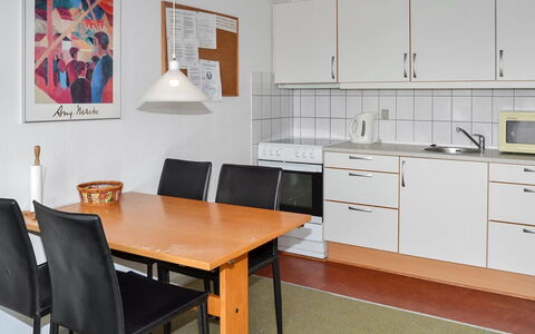 Urmas - 1Km from the Sea: Meubles, Sol, Sol, Design Intérieur, Bois, Parquet, Table, Table Cuisine Et Salle A Manger, Chaise, Pièce