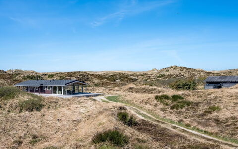 Hristina - 200M from the Sea: Toit, Lot Terre, Chalet, Domicile, Zone Rurale, Cabanon, Siding, Batiments Jardin, Cabane En Rondins, Cabane