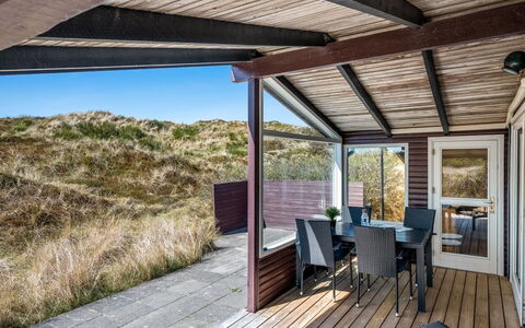 Hristina - 200M from the Sea: Toit, Lot Terre, Chalet, Domicile, Zone Rurale, Cabanon, Siding, Batiments Jardin, Cabane En Rondins, Cabane