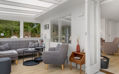 Eliene - 500M from the Sea: Plafond, Sol, Design Intérieur, Sol, Composite, Meubles, Recours, Hôtel, Conception, Daylighting