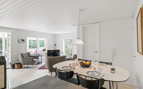 Eliene - 500M from the Sea: Plafond, Sol, Design Intérieur, Sol, Composite, Meubles, Recours, Hôtel, Conception, Daylighting