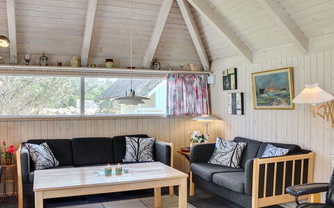 Angelika - 1.6Km from the Sea: Meubles, Design Intérieur, Chaise, Sol, Table, Recours, Sol, Plafond, Pièce, Eco Hôtel