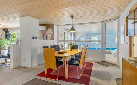 Tuula - 1Km from the Sea: Toit, Maison, Domicile, Chalet, Siding, Biens, Allée, Batiments Jardin, Cour, Cabanon