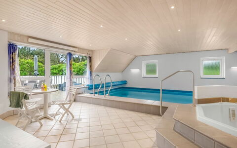 Tuula - 1Km from the Sea: Toit, Maison, Domicile, Chalet, Siding, Biens, Allée, Batiments Jardin, Cour, Cabanon
