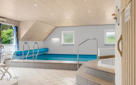 Tuula - 1Km from the Sea: Toit, Maison, Domicile, Chalet, Siding, Biens, Allée, Batiments Jardin, Cour, Cabanon