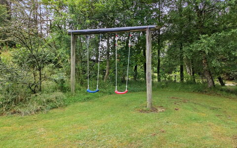 Blia - 1.5Km from the Sea: Meubles, Table, Mobilier De Jardin, Tableau De Plein Air, Chaise, Tache De Bois, Ombre, Arrière-Cour, Chalet, Table Cuisine Et Salle A Manger