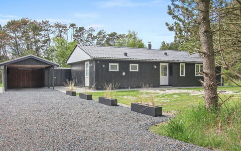 Blia - 1.5Km from the Sea: Meubles, Table, Mobilier De Jardin, Tableau De Plein Air, Chaise, Tache De Bois, Ombre, Arrière-Cour, Chalet, Table Cuisine Et Salle A Manger