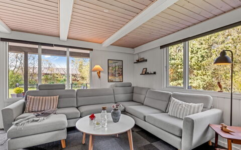 Blia - 1.5Km from the Sea: Bois, Design Intérieur, Sol, Meubles, Plafond, Sol, Salon, Canapé, Dur