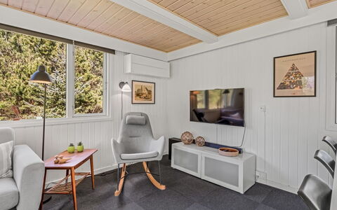 Blia - 1.5Km from the Sea: Meubles, Design Intérieur, Sol, Sol, Mur, Bois, Plafond, Canapé, Pièce, Salon