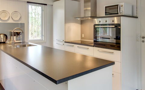 Blia - 1.5Km from the Sea: Comptoir, Cuisine, Design Intérieur, Sol, Cabinetry, Bois, Luminaire Plomberie, Domicile, Sol, Evier