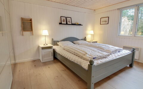 Blia - 1.5Km from the Sea: Lit, Chambre, Meubles, Bois, Sol, Design Intérieur, Drap De Lit, Literie, Sol, Cadre De Lit