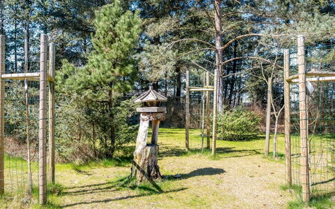 Sora - 2Km from the Sea: Arbre, Bois, Lot Terre, Tronc, Suppression Des Plantes Ligneuses, Jardin, Des Bois, Parc, Équipement Extérieur Play, Aménagement Paysager