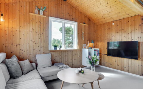 Absolon - 1.5Km from the Sea: Bois, Design Intérieur, Plafond, Sol, Domicile, Pièce, Sol, Luminaire, Salon, Tache De Bois